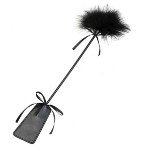 Látigo Pluma Negro