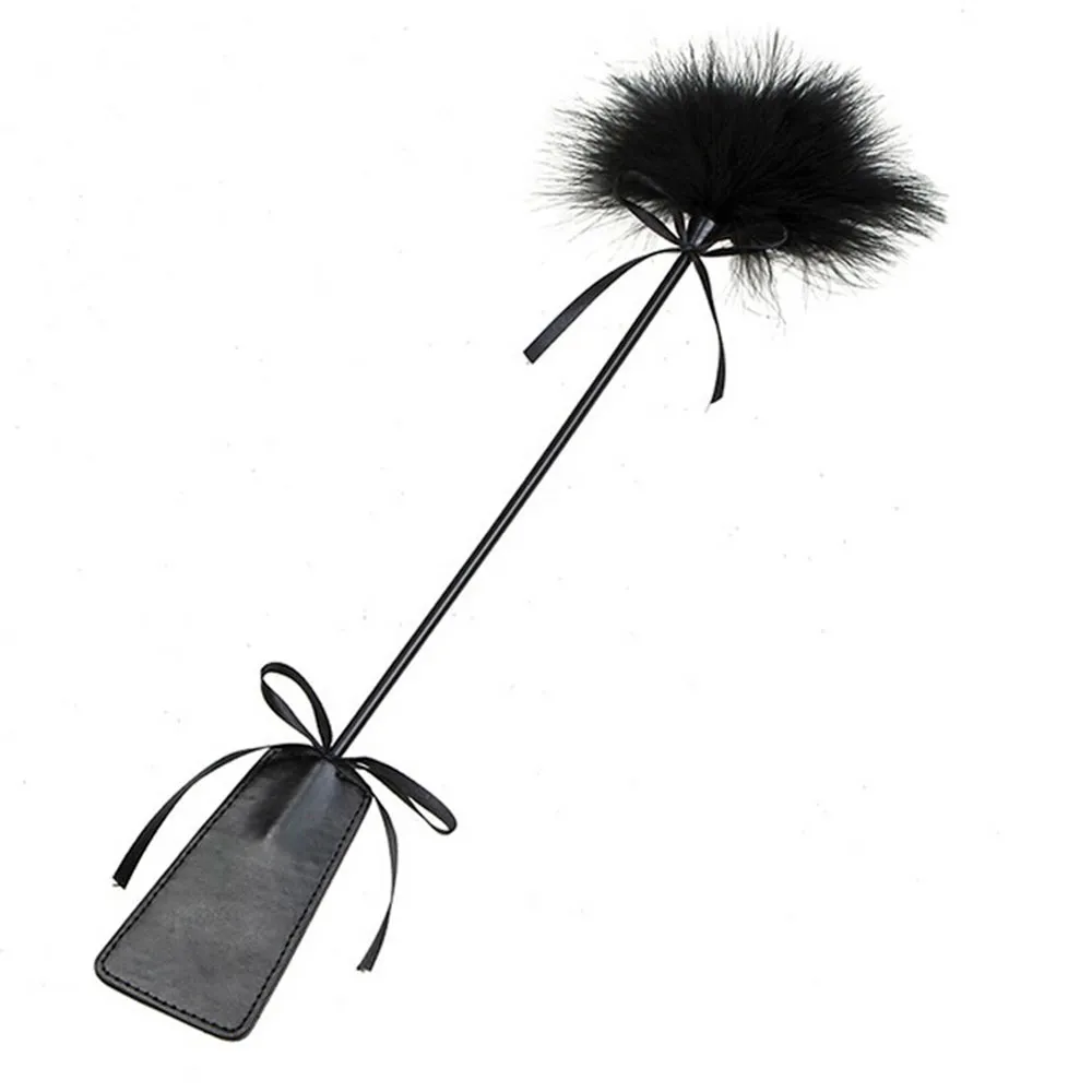 Látigo Pluma Negro