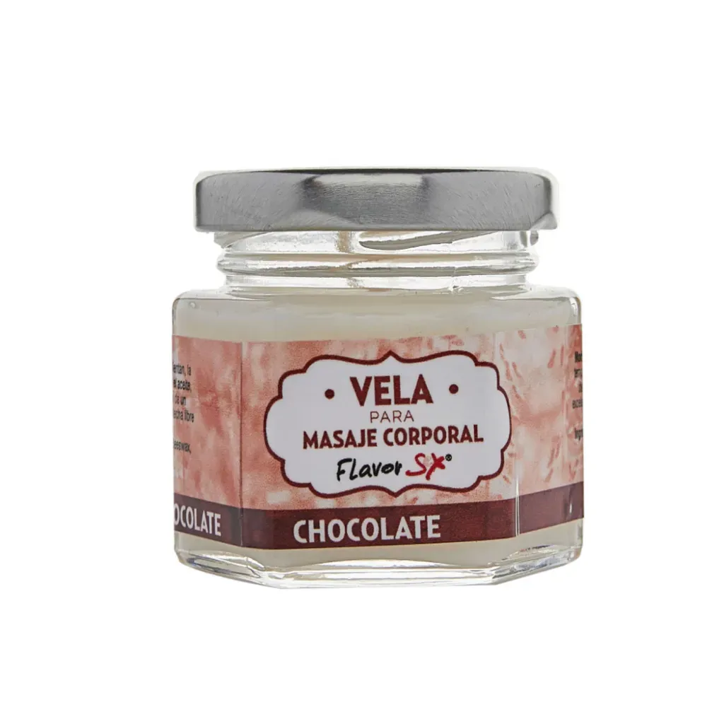Vela para masajes con aroma a chocolate en su envase de 30g, lista para ser encendida.